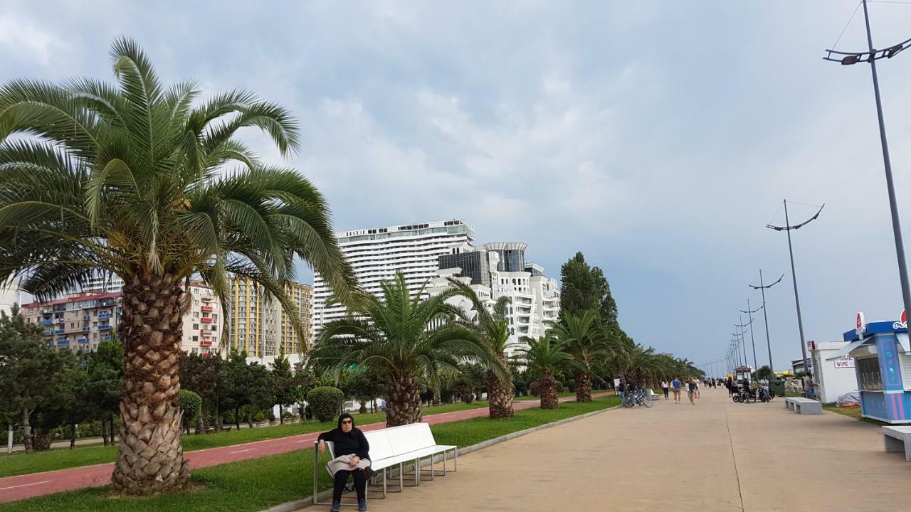 Deluxe Hotel Room In The Heart Of Batumi Orbi City A Block Eksteriør billede